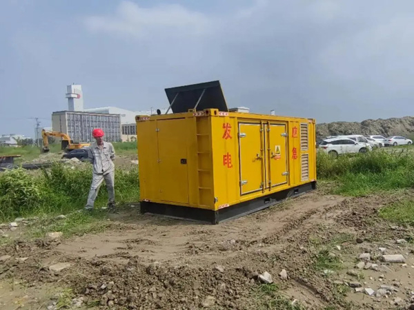 虎林200KW柴油发电机机组每小时的油耗量受哪些因素影响?