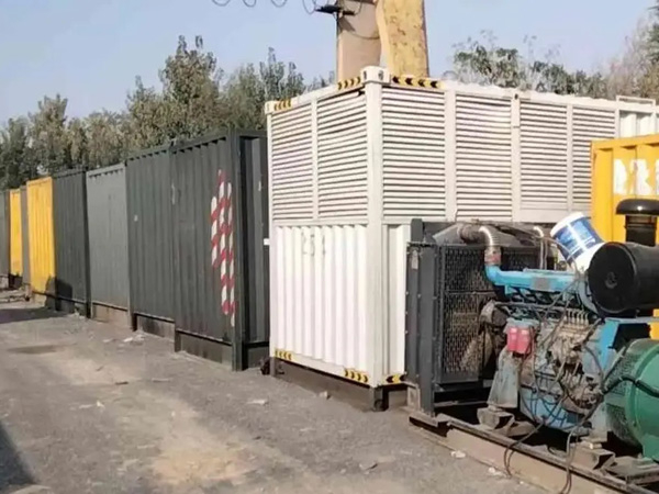 虎林200KW柴油发电机机组每小时油耗是多少?